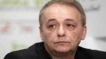 andreas mikroutsikos5