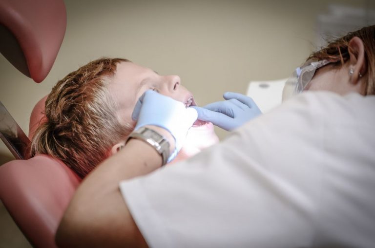 dentist g301d429db 1920 1024x678 1 768x509 1