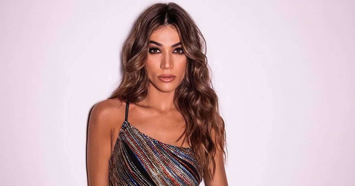 i ivi adamou metamorfonetai to mavro forema kai to chtenisma pou eginan viral