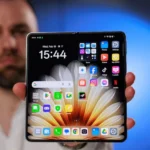 Φουτουριστικό render του Oppo Find N6 με έμφαση στο λεπτό προφίλ και την εξωτερική οθόνη