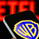 Φόντο με τα λογότυπα των Paramount, Skydance και Warner Bros. Discovery